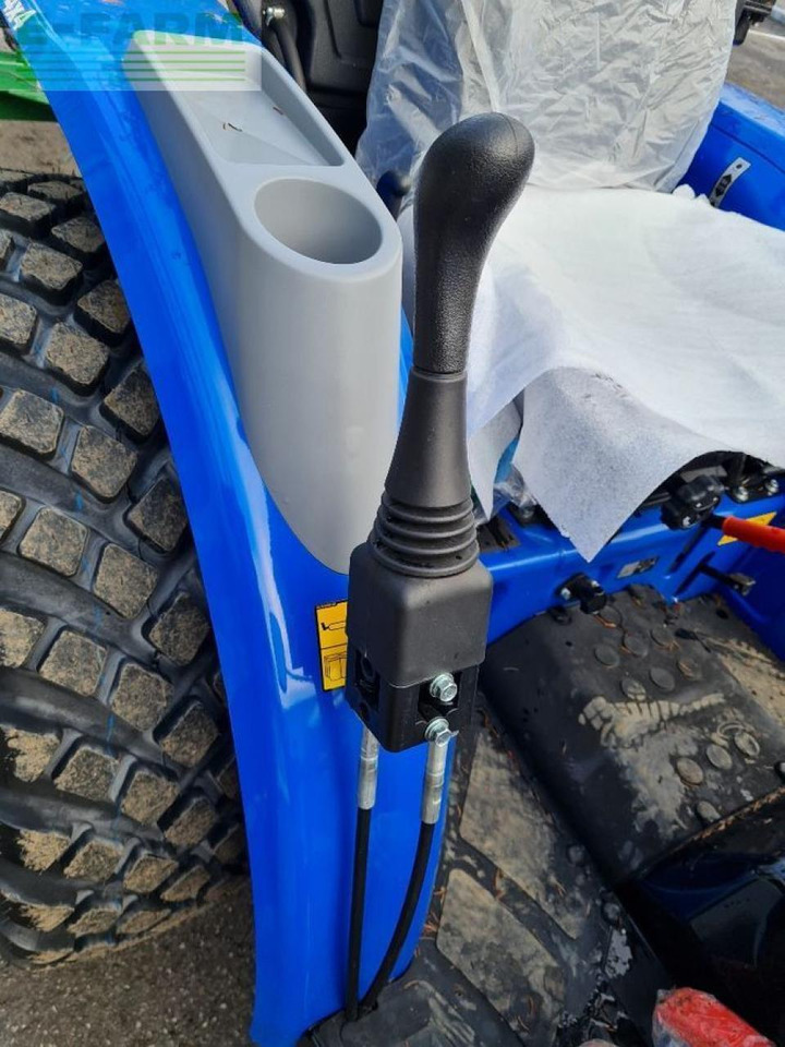 Tractor New Holland boomer 35: foto 7