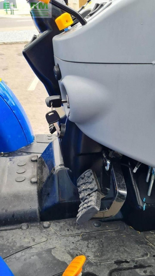New Holland boomer 50 - Tractor: foto 5 New Holland boomer 50 - Tractor: foto 5