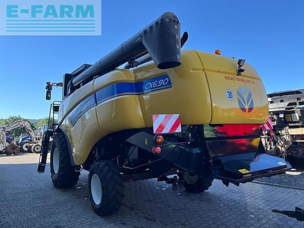 New Holland cx 6.90 - Cosechadora de granos: foto 4 New Holland cx 6.90 - Cosechadora de granos: foto 4