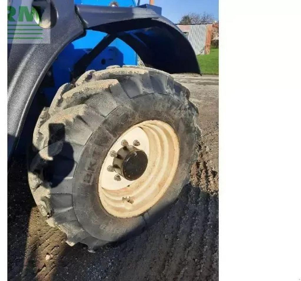 New Holland lm7-42 - Manipulador telescópico: foto 4 New Holland lm7-42 - Manipulador telescópico: foto 4