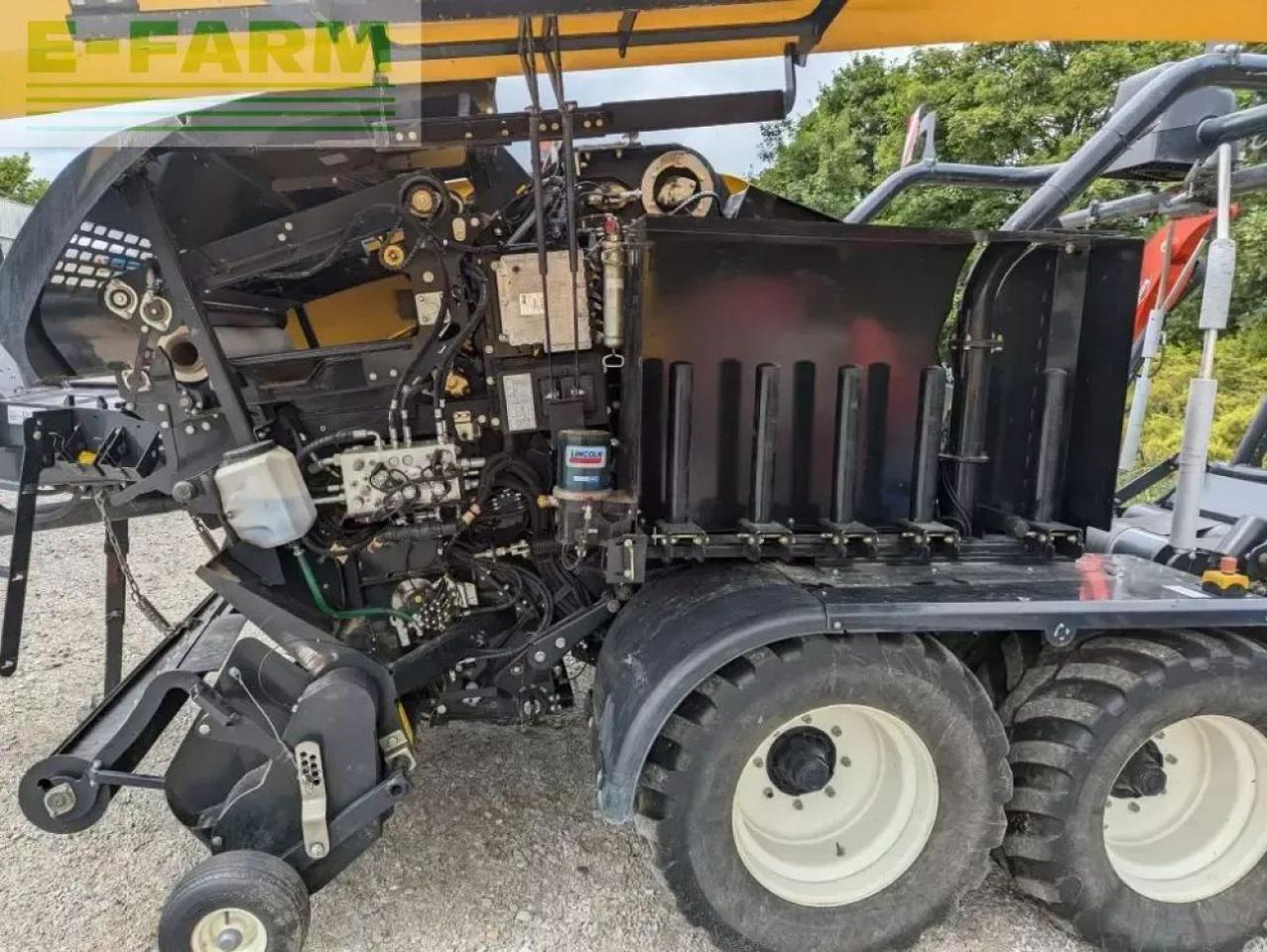 New Holland rb 125 combi - Empacadora de pacas cuadradas: foto 5 New Holland rb 125 combi - Empacadora de pacas cuadradas: foto 5