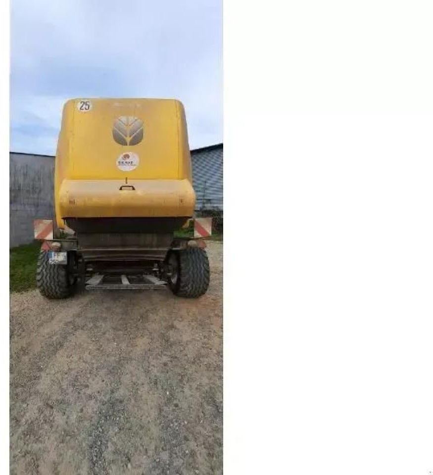 New Holland roll-belt180 - Empacadora de pacas cuadradas: foto 3 New Holland roll-belt180 - Empacadora de pacas cuadradas: foto 3