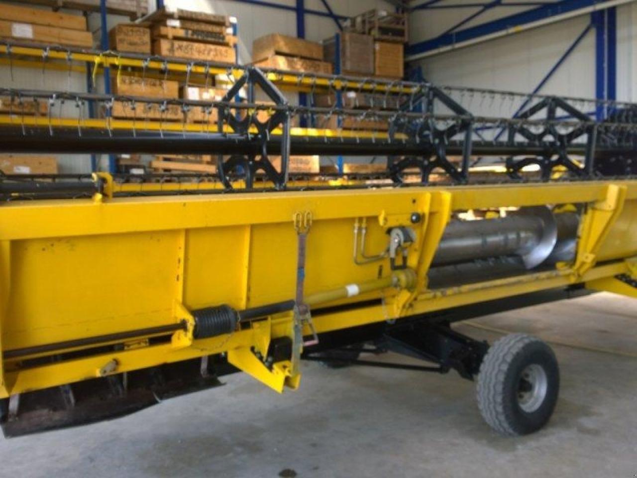 New Holland schneidwerk 7,32 m - Cabezal de grano: foto 3 New Holland schneidwerk 7,32 m - Cabezal de grano: foto 3