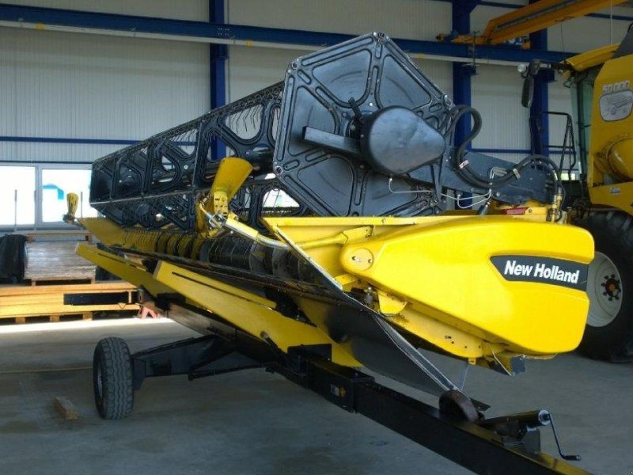 New Holland schneidwerk 7,32 m - Cabezal de grano: foto 1 New Holland schneidwerk 7,32 m - Cabezal de grano: foto 1
