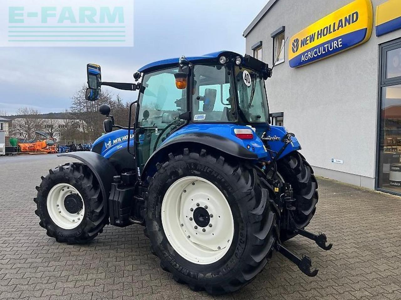 New Holland t 5.95 - Tractor: foto 3 New Holland t 5.95 - Tractor: foto 3