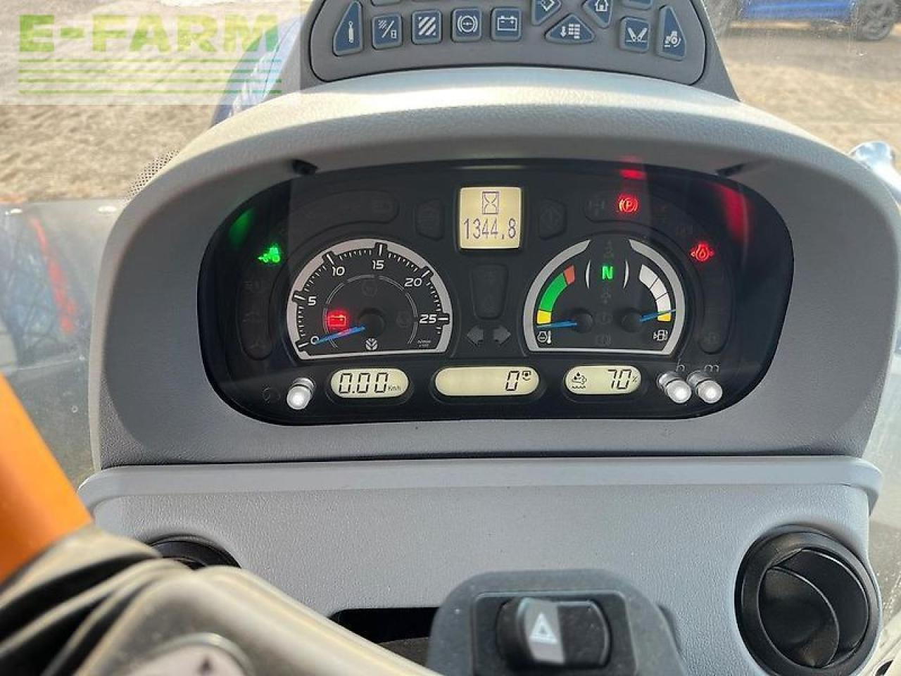 New Holland t 7.210 ac traktor stufenlos blue power auto command - Tractor: foto 5 New Holland t 7.210 ac traktor stufenlos blue power auto command - Tractor: foto 5
