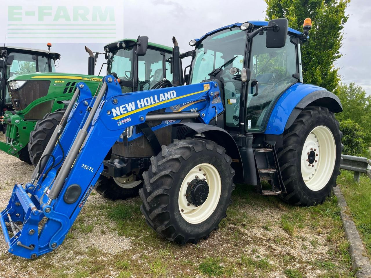 New Holland t5-105 - Tractor: foto 1 New Holland t5-105 - Tractor: foto 1