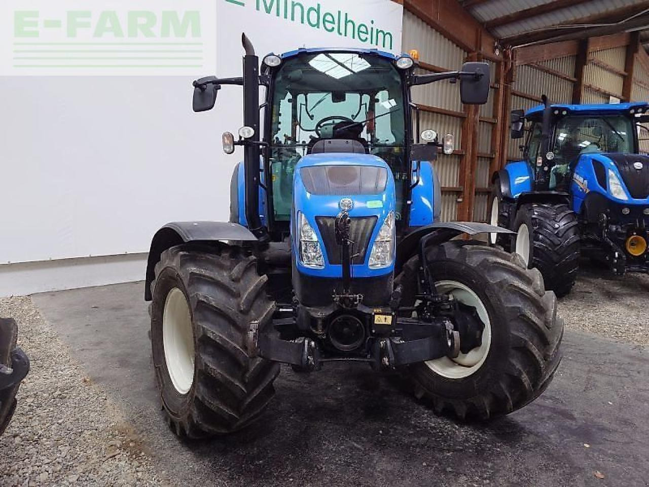 New Holland t5.115 electro command - Tractor: foto 4 New Holland t5.115 electro command - Tractor: foto 4