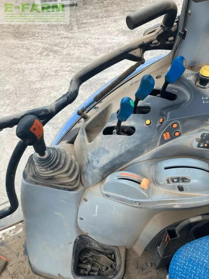 New Holland t5 95 electro command - Tractor: foto 3 New Holland t5 95 electro command - Tractor: foto 3
