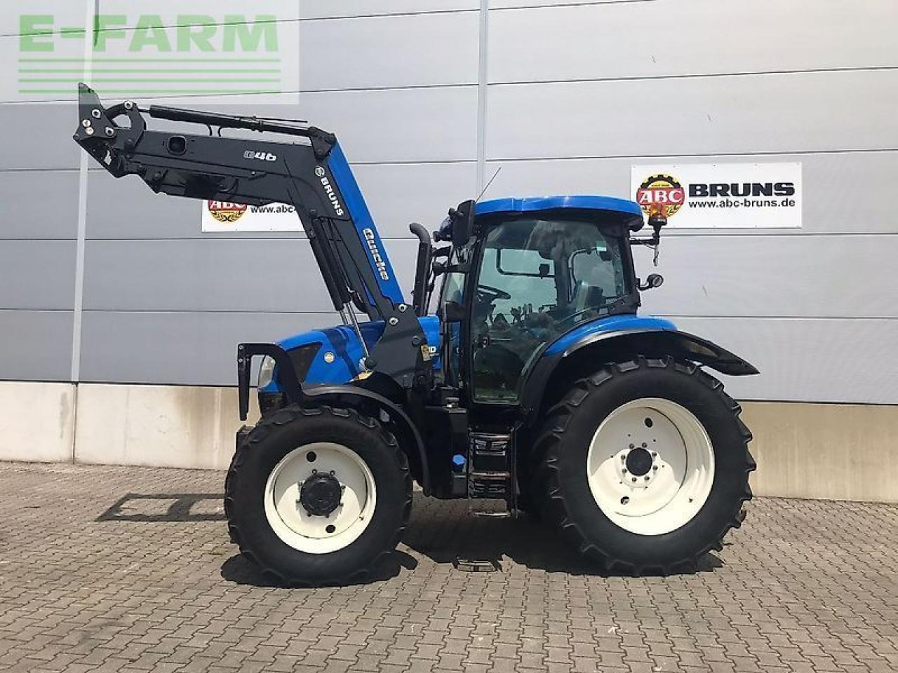 New Holland t6.140 electrocommand - Tractor: foto 2 New Holland t6.140 electrocommand - Tractor: foto 2