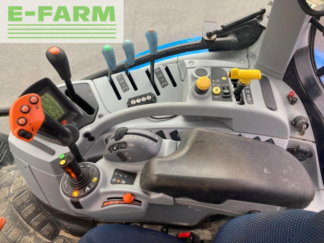 New Holland t6.155 - Tractor: foto 3 New Holland t6.155 - Tractor: foto 3