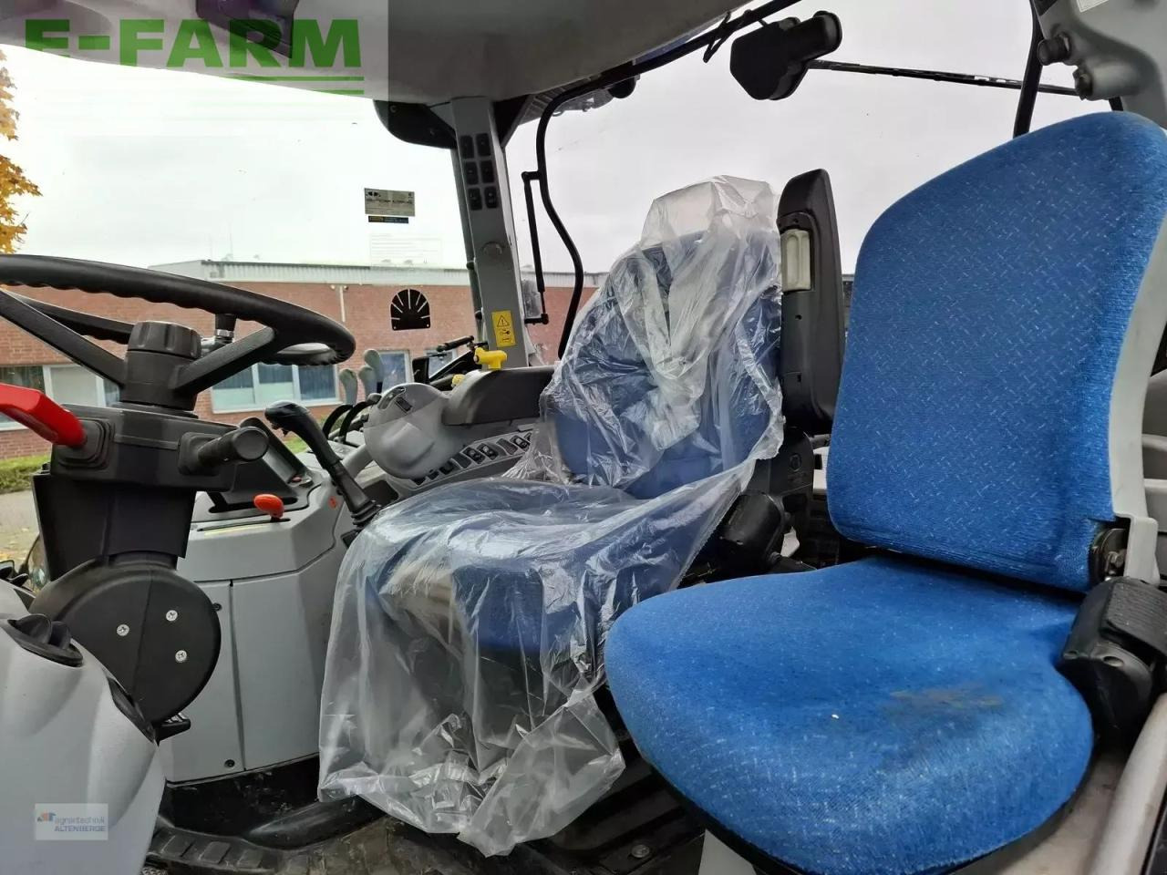 Tractor New Holland t6020 elite: foto 9