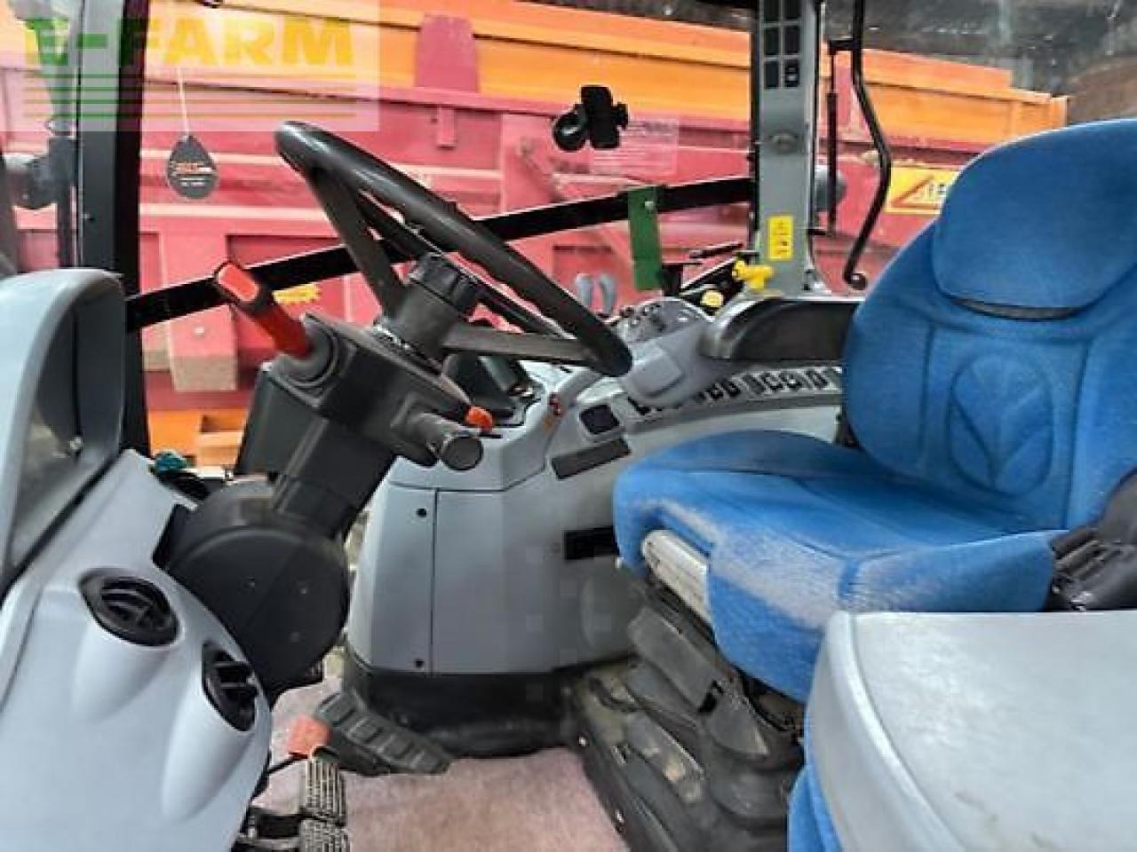 Tractor New Holland t6030: foto 7
