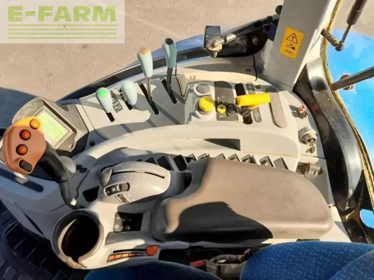 Tractor New Holland t7-170rc: foto 10 Tractor New Holland t7-170rc: foto 10