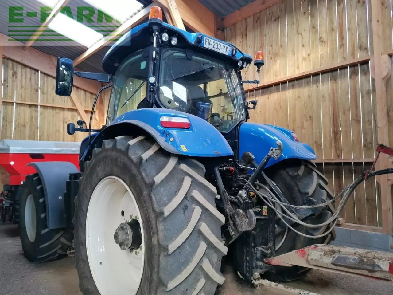 New Holland t7 215s S - Tractor: foto 3 New Holland t7 215s S - Tractor: foto 3