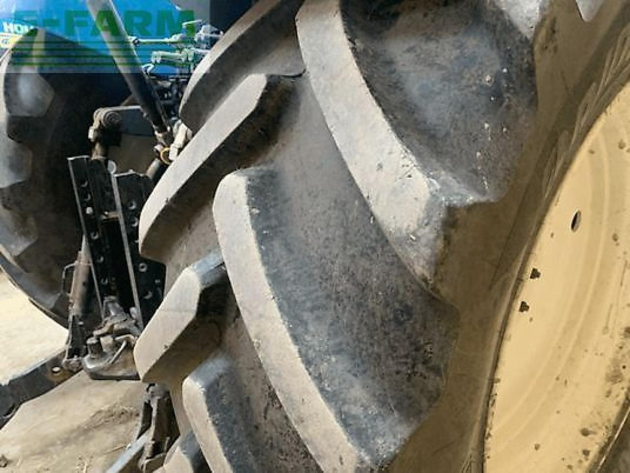 New Holland t7.215s S - Tractor: foto 3 New Holland t7.215s S - Tractor: foto 3