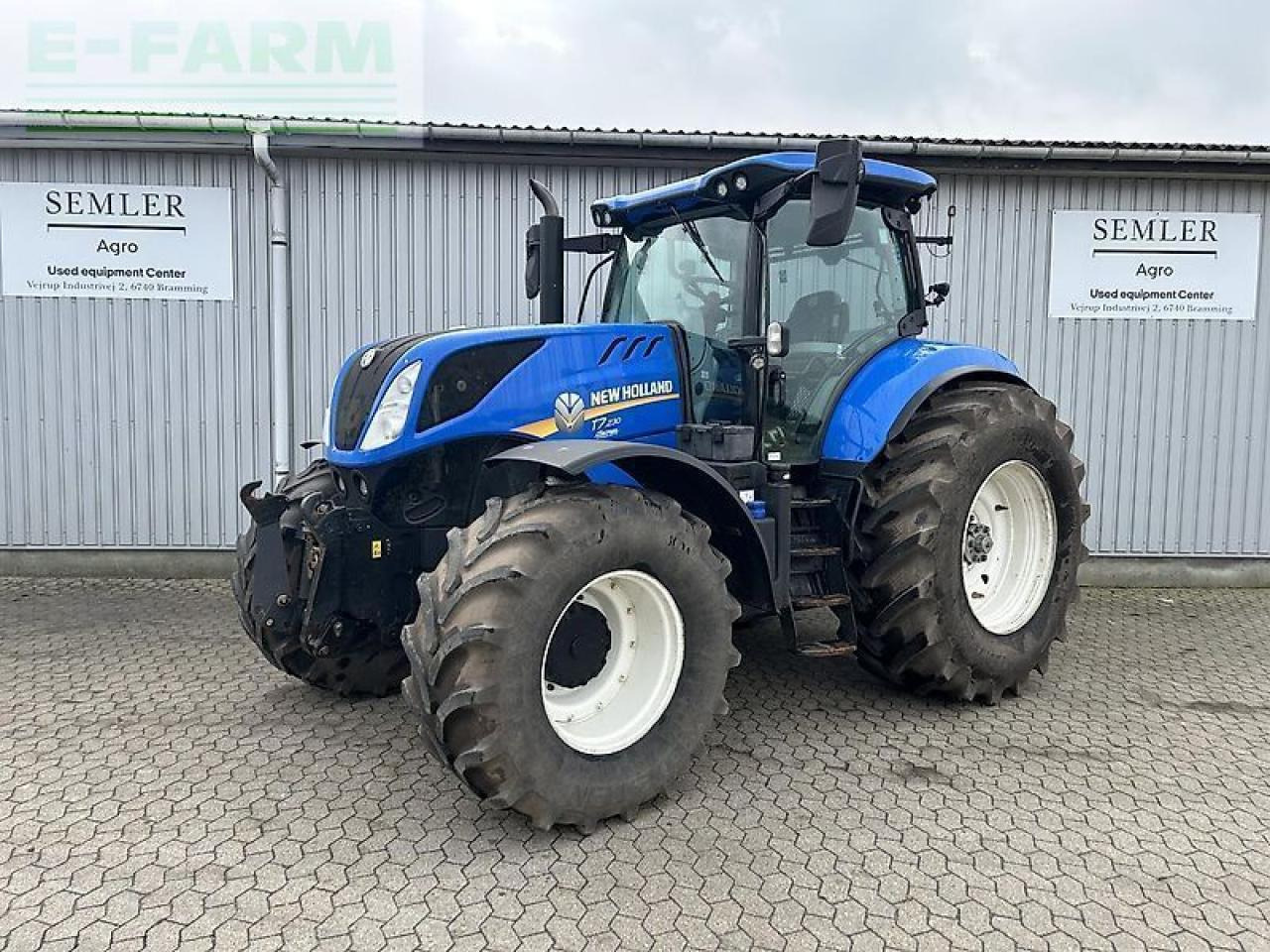 New Holland t7.230 - Tractor: foto 1 New Holland t7.230 - Tractor: foto 1