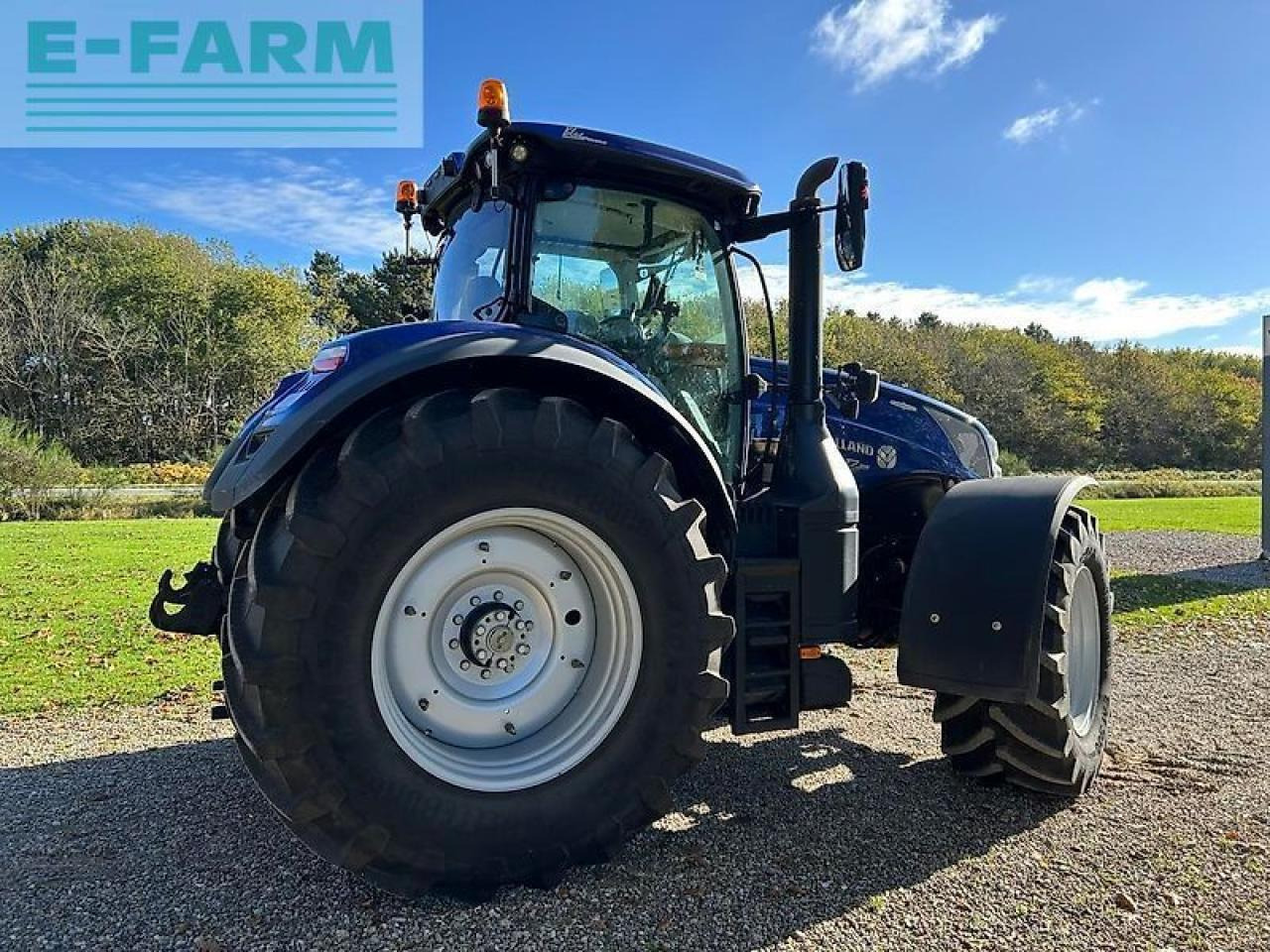 New Holland t7.315 ac bluepower - Tractor: foto 2 New Holland t7.315 ac bluepower - Tractor: foto 2