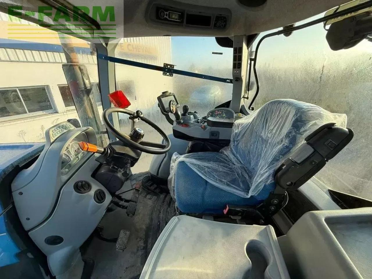 Tractor New Holland t7070 6.7l: foto 8