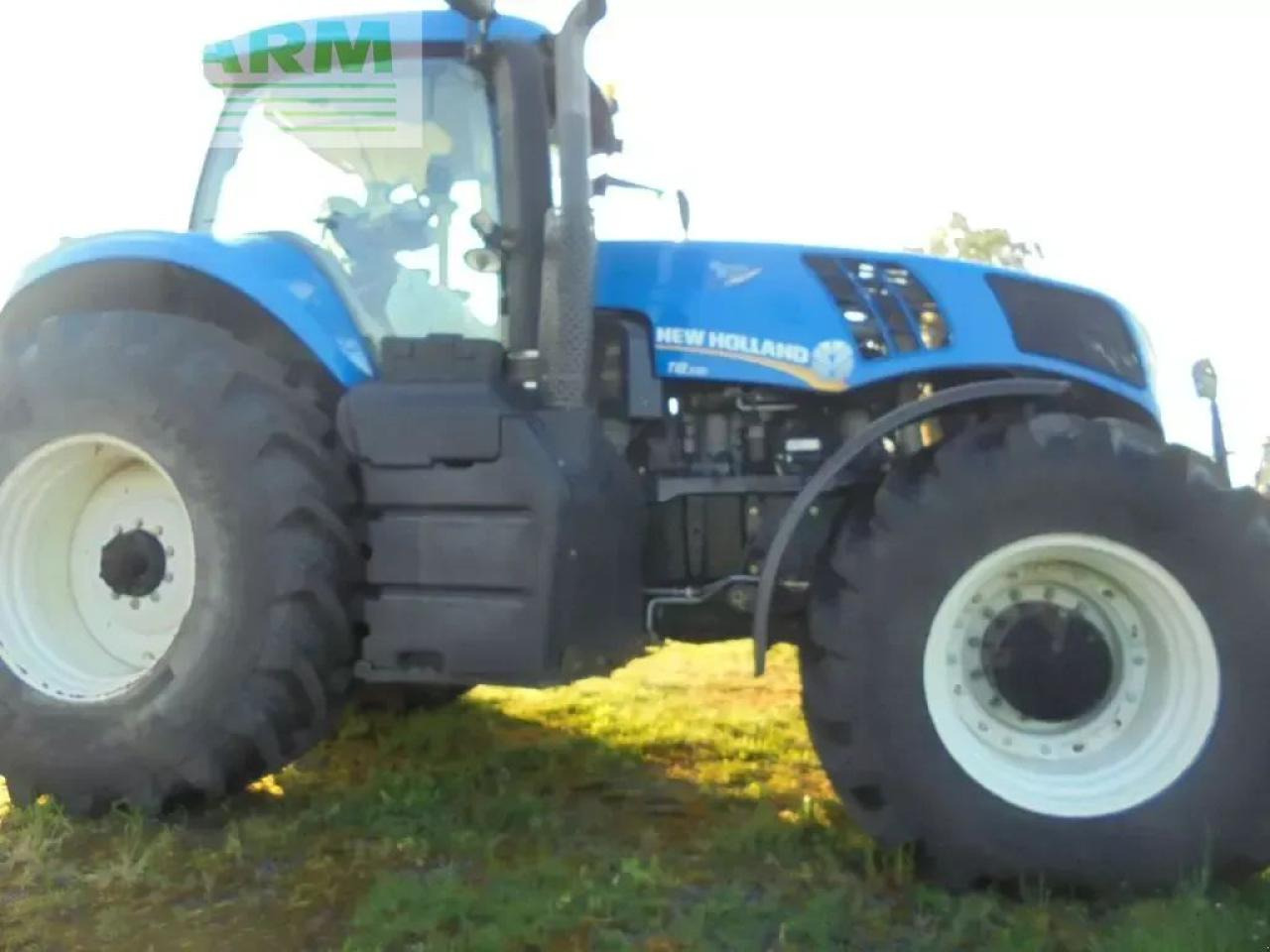 New Holland t8.330 - Tractor: foto 2 New Holland t8.330 - Tractor: foto 2