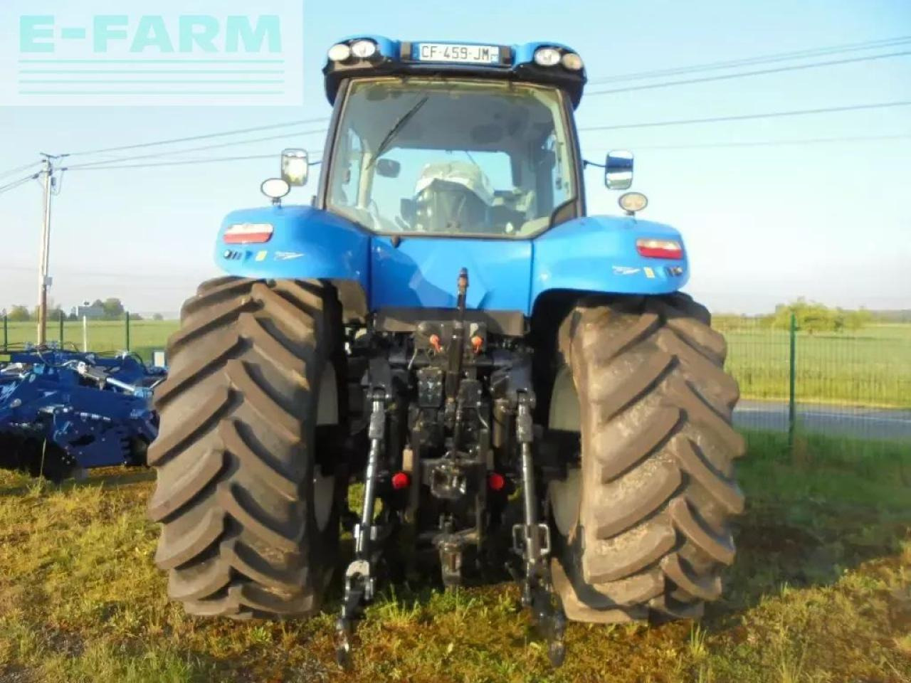 New Holland t8.330 - Tractor: foto 3 New Holland t8.330 - Tractor: foto 3