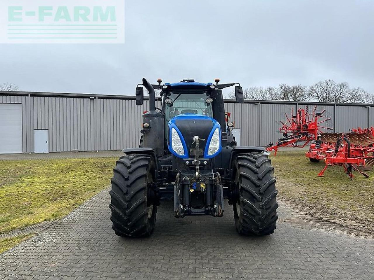 New Holland t8.380 - Tractor: foto 2 New Holland t8.380 - Tractor: foto 2
