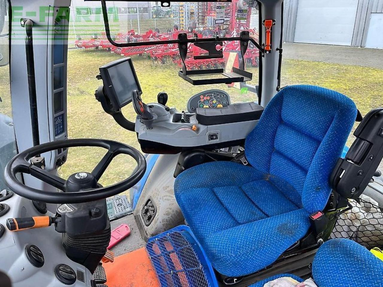 New Holland t8.380 - Tractor: foto 5 New Holland t8.380 - Tractor: foto 5
