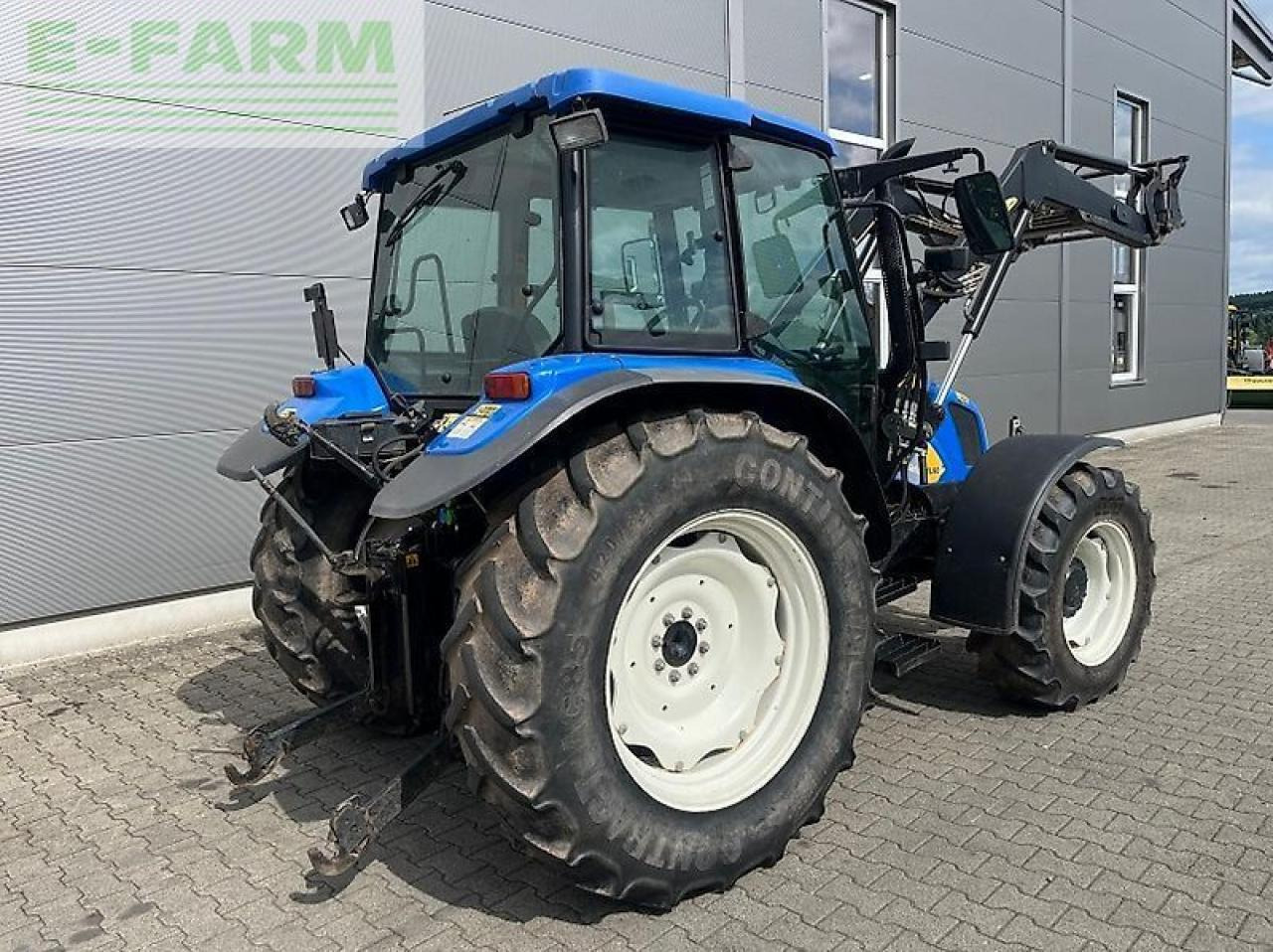 New Holland tl 90 a A - Tractor: foto 3 New Holland tl 90 a A - Tractor: foto 3