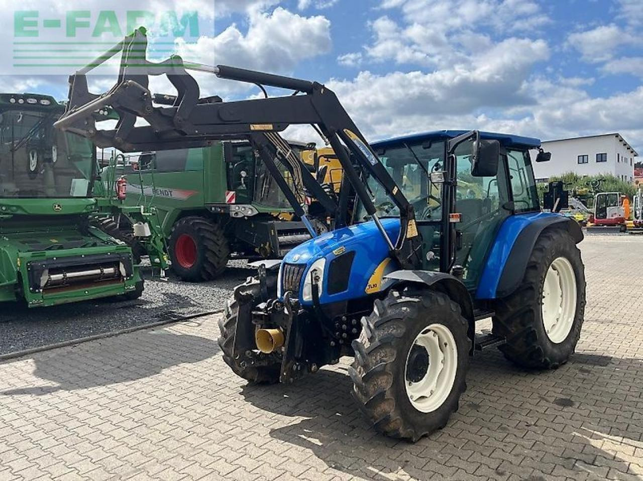 New Holland tl 90 a A - Tractor: foto 2 New Holland tl 90 a A - Tractor: foto 2