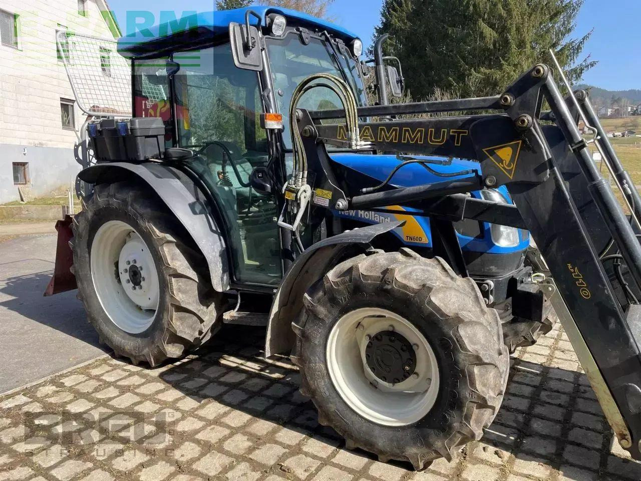 New Holland tn 60 allrad - Tractor: foto 2 New Holland tn 60 allrad - Tractor: foto 2
