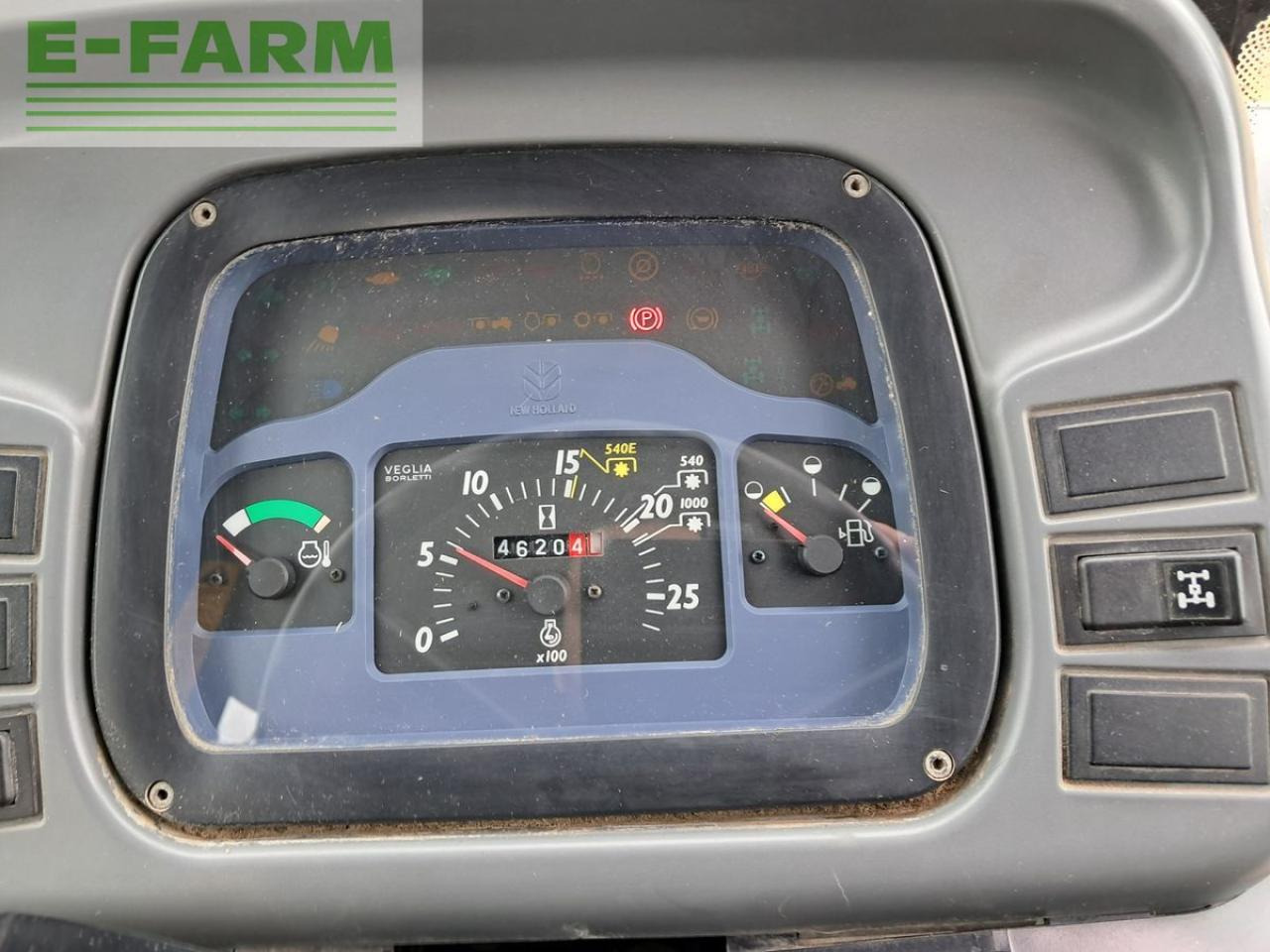 New Holland tn-d 70 D - Tractor: foto 4 New Holland tn-d 70 D - Tractor: foto 4
