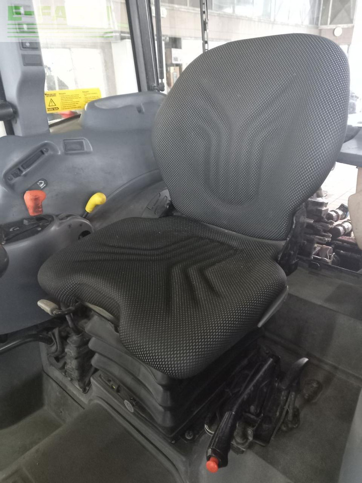 New Holland tn-d 70 D - Tractor: foto 2 New Holland tn-d 70 D - Tractor: foto 2