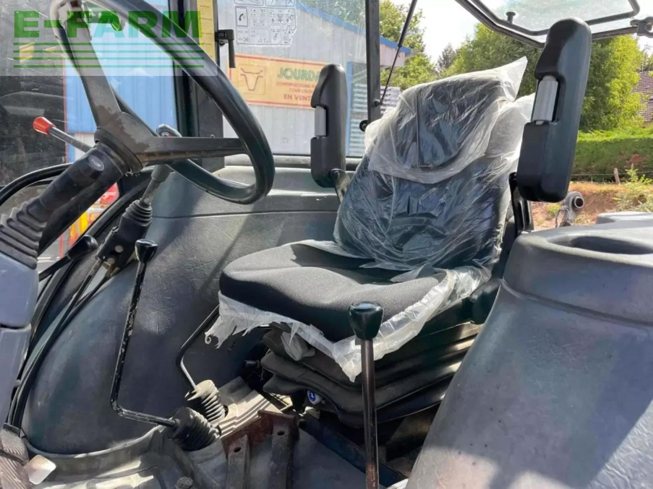 Tractor New Holland tracteur agricole td85d new holland D: foto 7