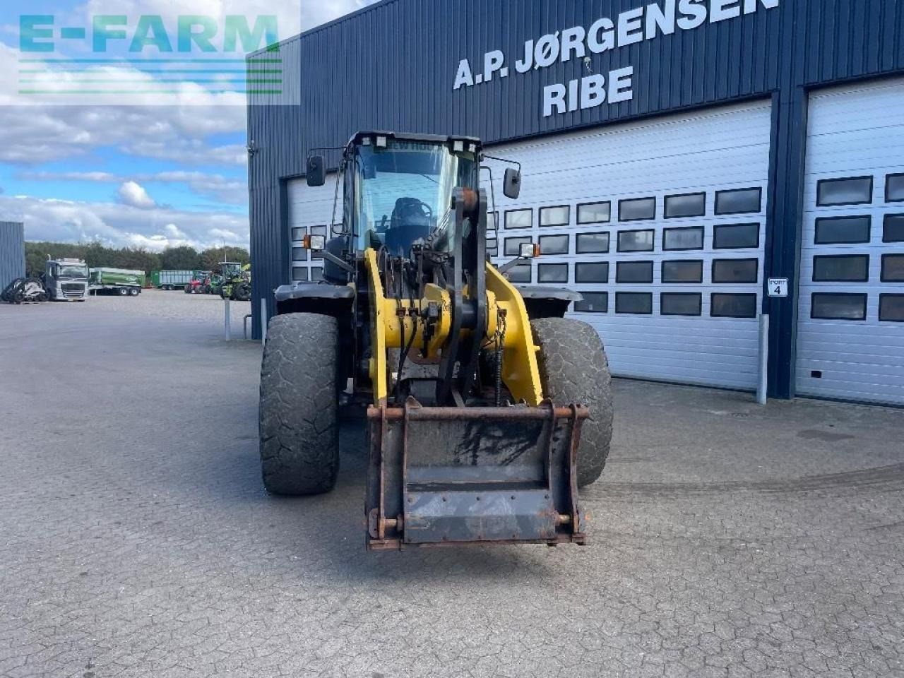 New Holland w 190 - Miniexcavadora: foto 4 New Holland w 190 - Miniexcavadora: foto 4
