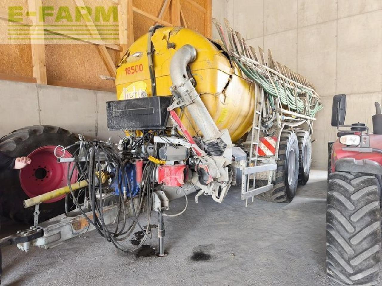 Light 18.500 polyesterfass mit unfallschaden - Otros maquinaria: foto 3 Light 18.500 polyesterfass mit unfallschaden - Otros maquinaria: foto 3