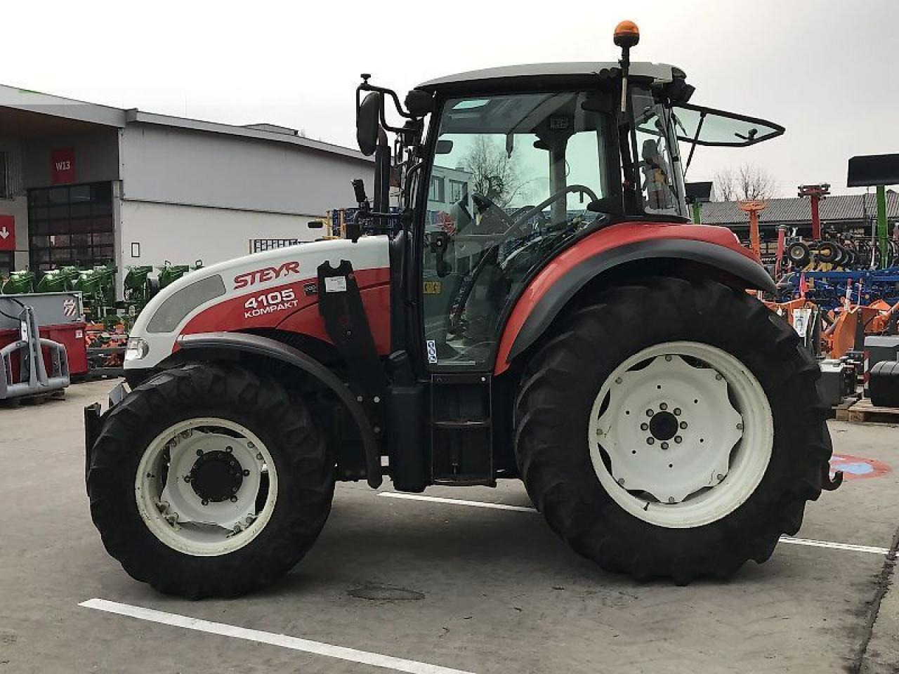 Steyr kompakt 4105 basis - Tractor: foto 4 Steyr kompakt 4105 basis - Tractor: foto 4
