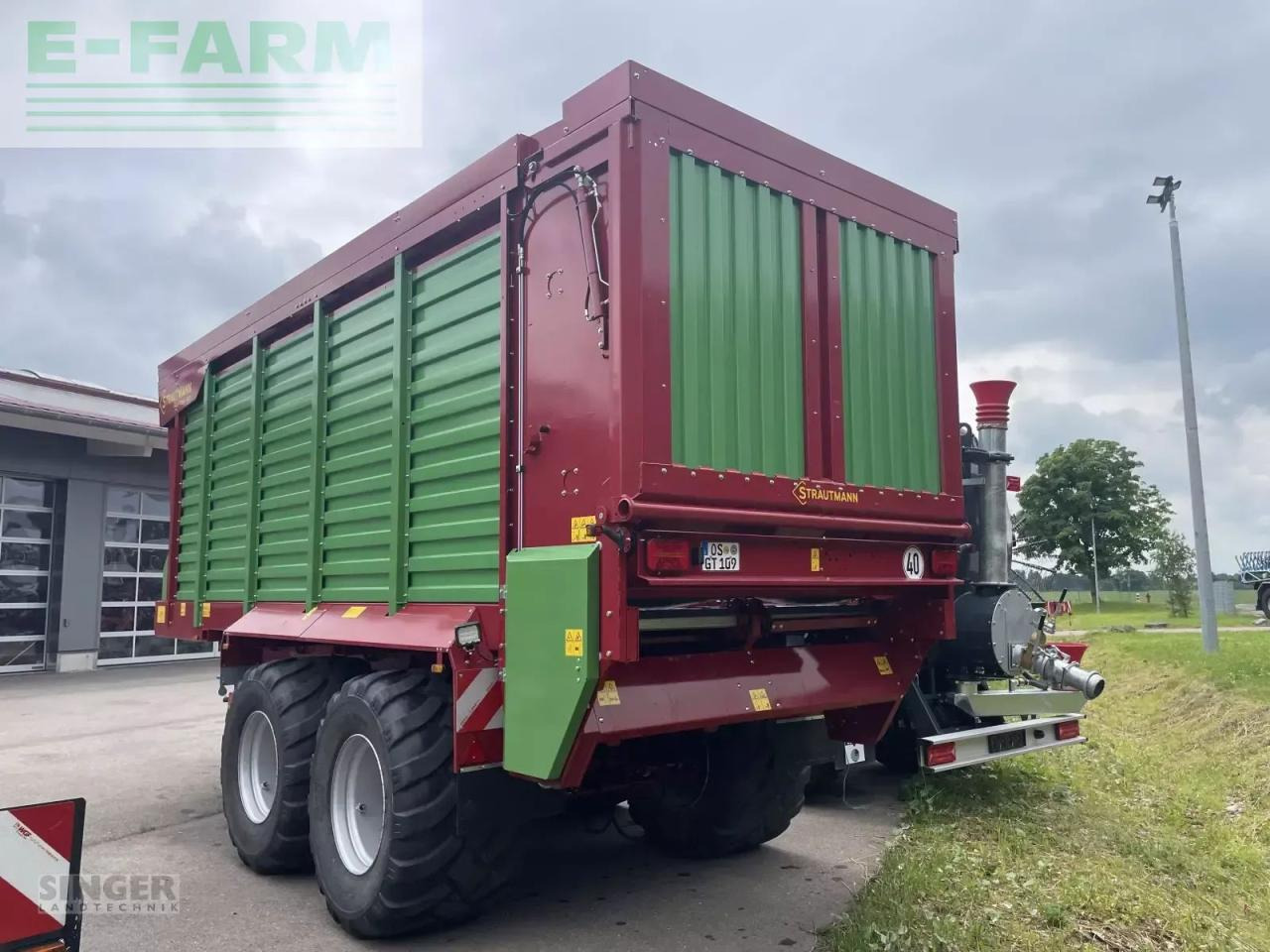 Strautmann giga-trailer 400 häckseltransport - Remolque volquete agrícola: foto 5 Strautmann giga-trailer 400 häckseltransport - Remolque volquete agrícola: foto 5