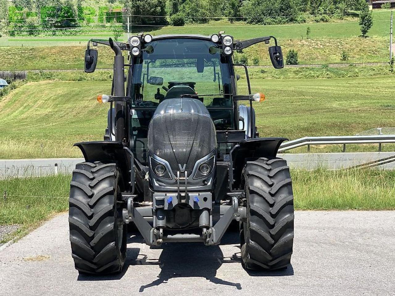 Valtra a 104 ht4 - Tractor: foto 3 Valtra a 104 ht4 - Tractor: foto 3