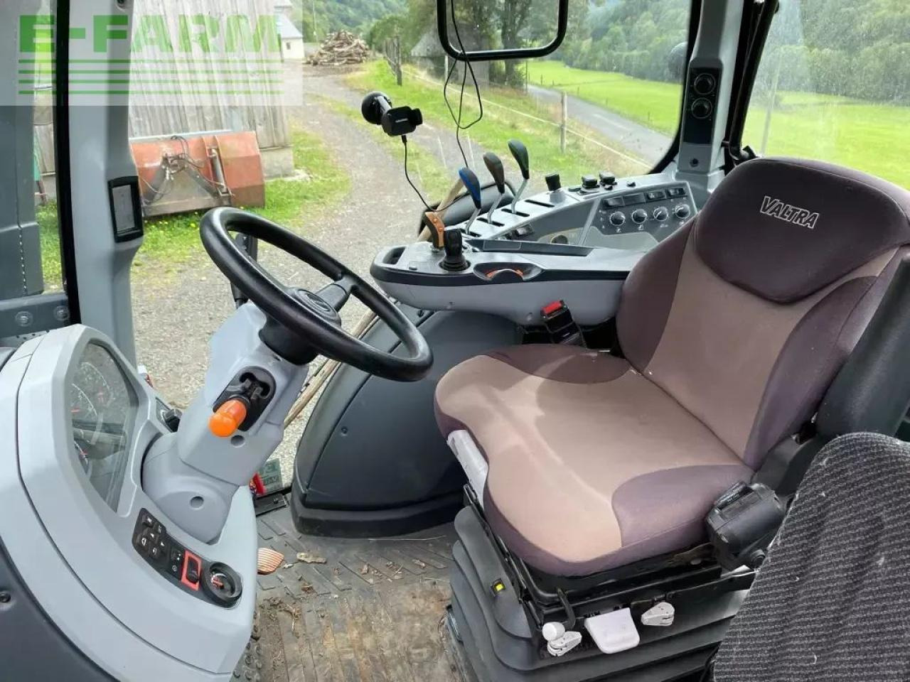 Tractor Valtra n 134 hitech 5 destockage: foto 8