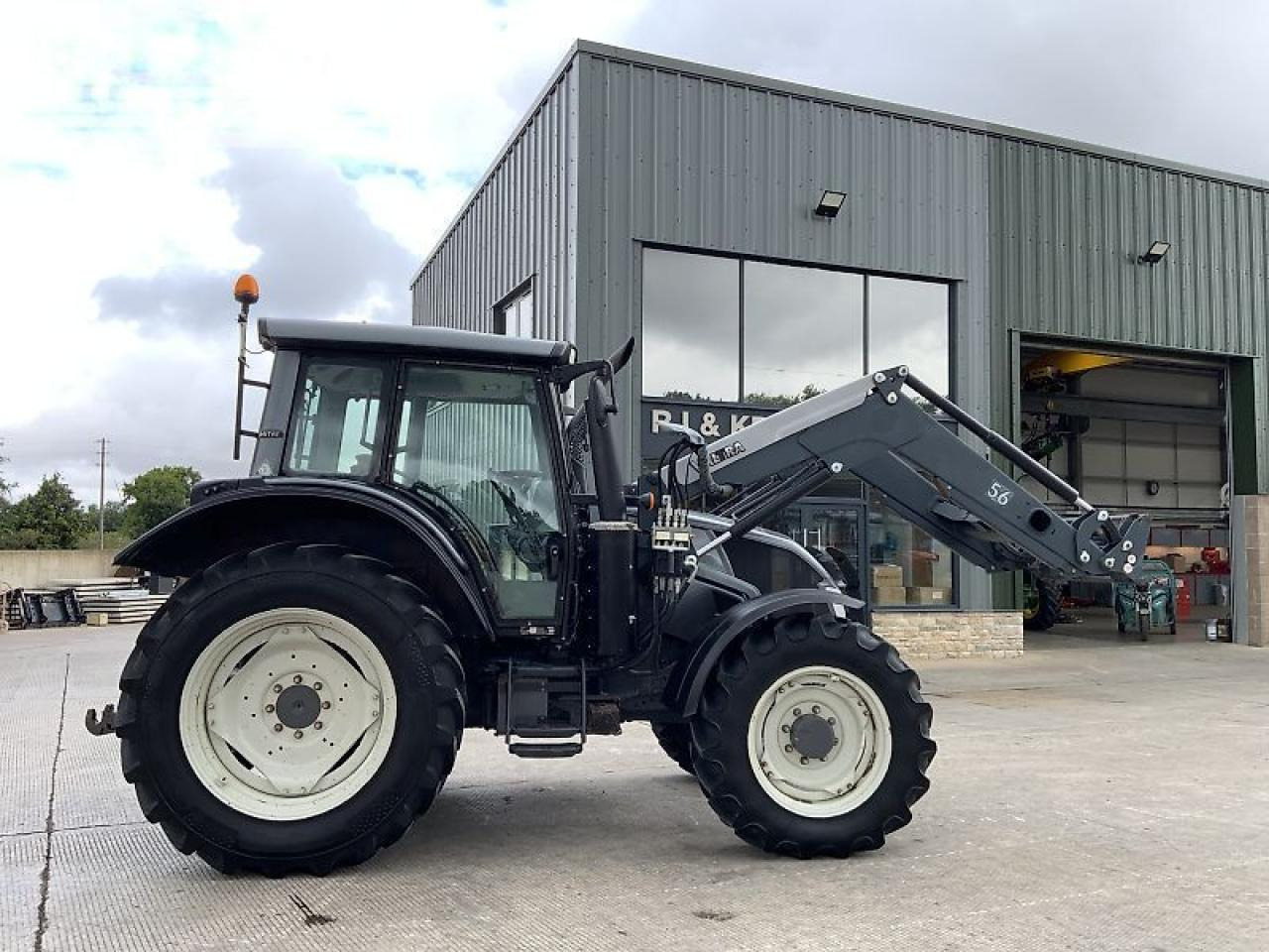 Valtra n103 hi tech (st23719) - Tractor: foto 2 Valtra n103 hi tech (st23719) - Tractor: foto 2