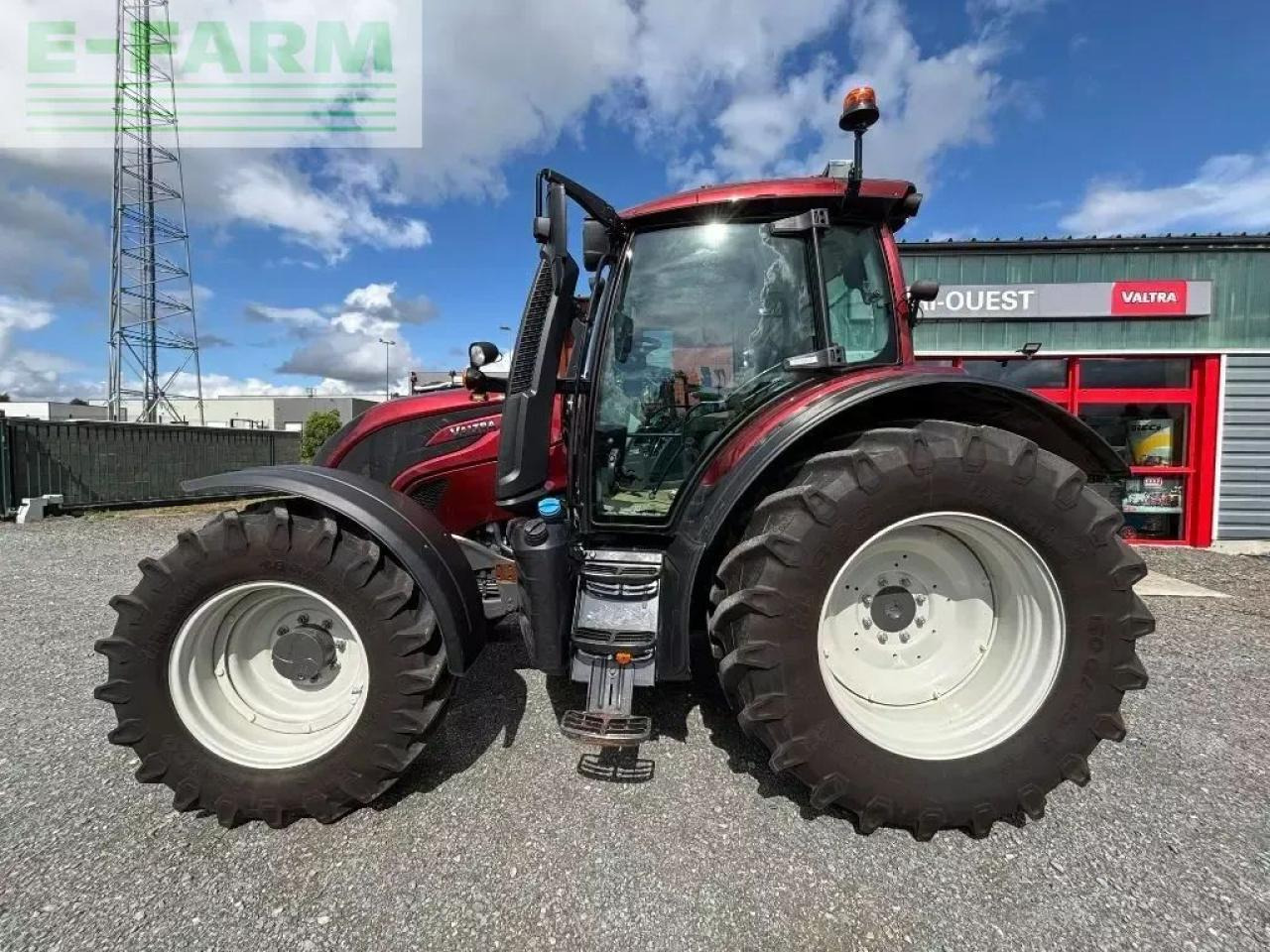 Valtra n155eh - Tractor: foto 1 Valtra n155eh - Tractor: foto 1