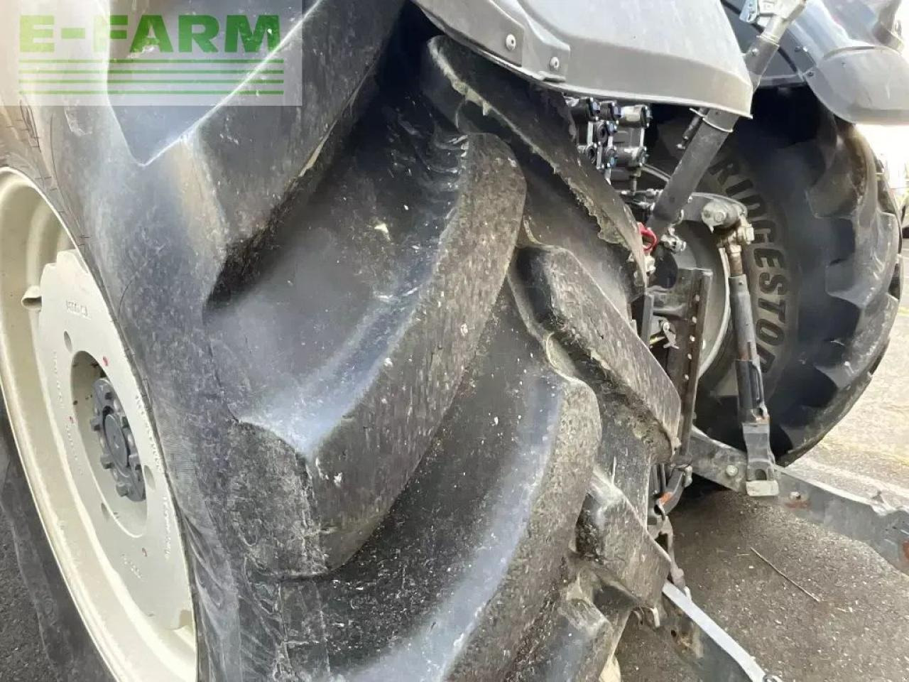 Valtra s324 - Tractor: foto 5 Valtra s324 - Tractor: foto 5