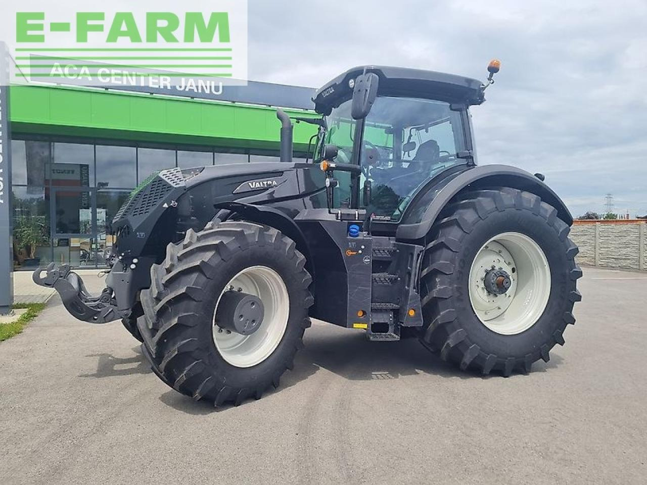 Valtra s394 (stufe v) - Tractor: foto 1 Valtra s394 (stufe v) - Tractor: foto 1