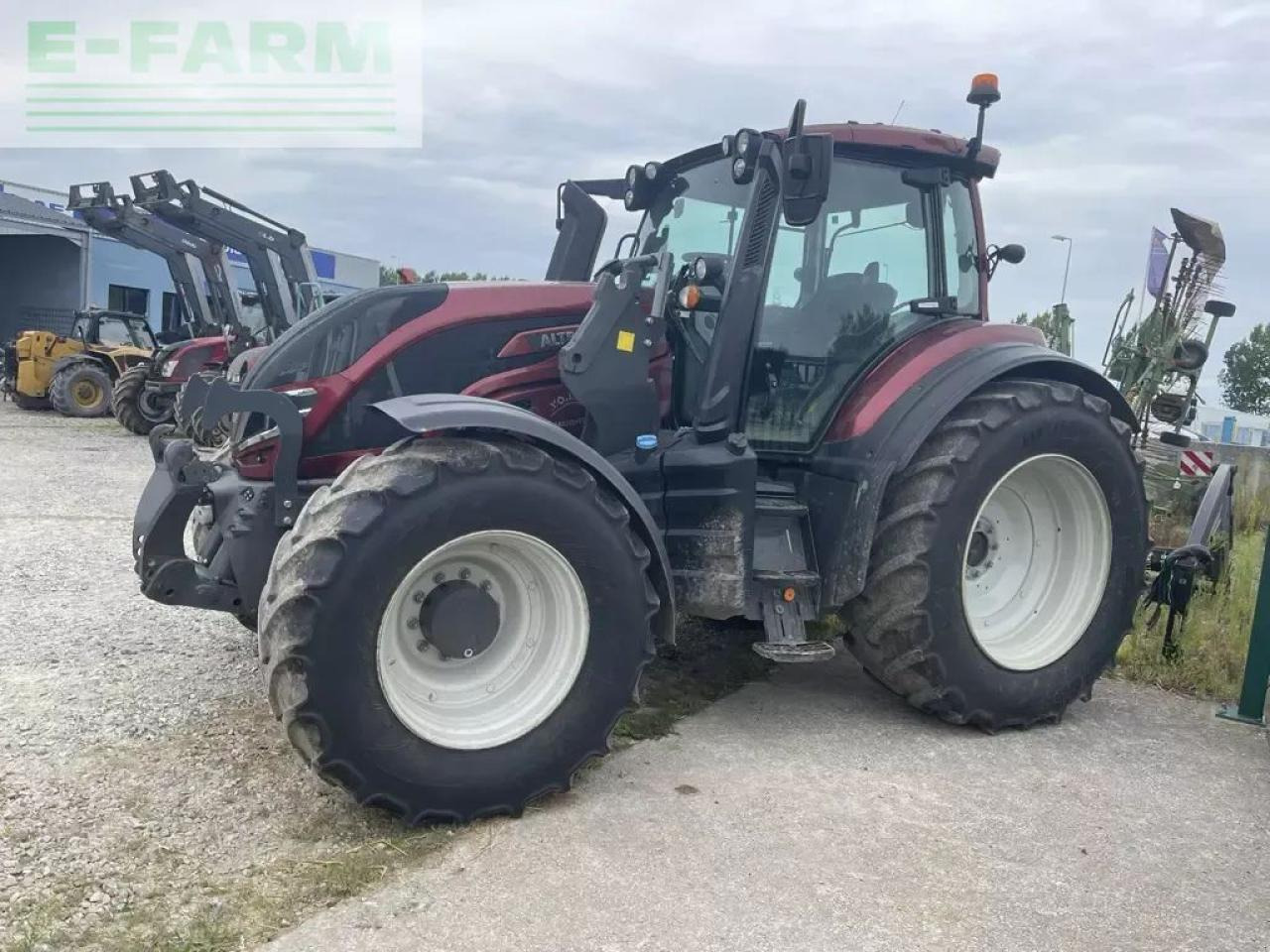 Valtra t175 - Tractor: foto 2 Valtra t175 - Tractor: foto 2