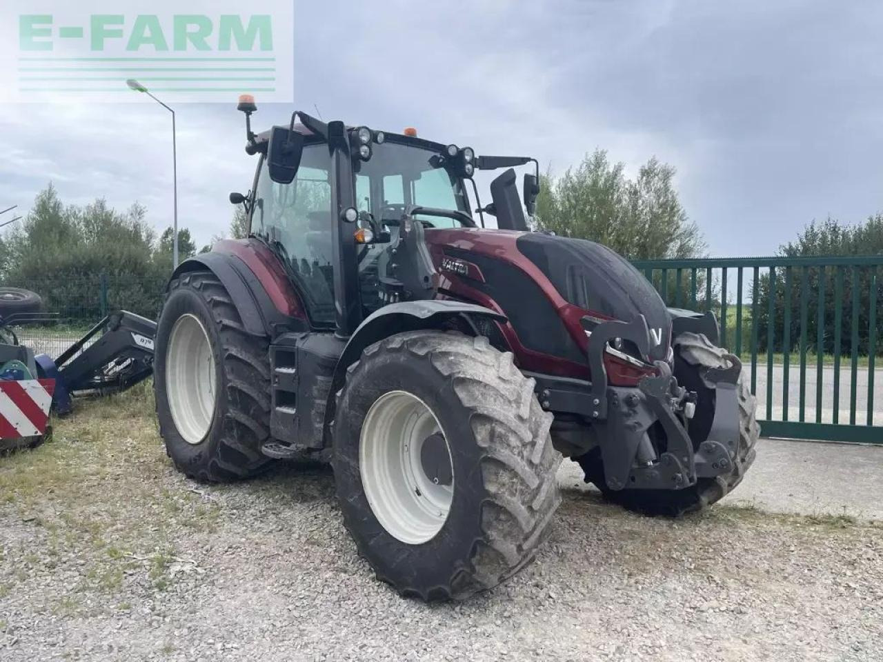 Valtra t175 - Tractor: foto 1 Valtra t175 - Tractor: foto 1