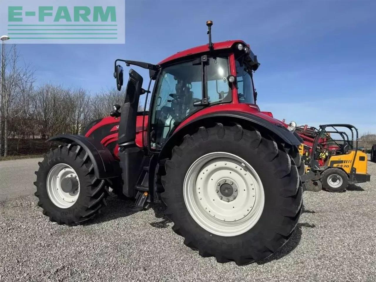 Valtra t255 activ med twin-trac vendbar købine Active - Tractor: foto 3 Valtra t255 activ med twin-trac vendbar købine Active - Tractor: foto 3