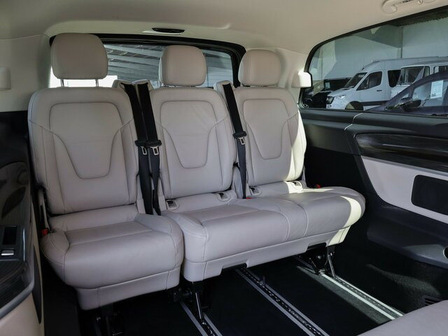 MERCEDES-BENZ EQV 300 Avantgarde Extralang,8Sitze,Leder beige - Furgoneta de pasajeros, Furgoneta eléctrica: foto 4 MERCEDES-BENZ EQV 300 Avantgarde Extralang,8Sitze,Leder beige - Furgoneta de pasajeros, Furgoneta eléctrica: foto 4
