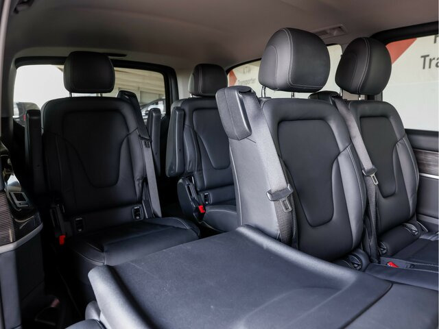 MERCEDES-BENZ EQV 300 Extralang,Avantgarde,7Sitze,2xSchiebetür - Furgoneta de pasajeros, Furgoneta eléctrica: foto 3 MERCEDES-BENZ EQV 300 Extralang,Avantgarde,7Sitze,2xSchiebetür - Furgoneta de pasajeros, Furgoneta eléctrica: foto 3