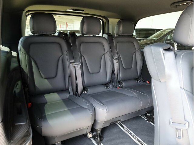 MERCEDES-BENZ EQV 300 Extralang,Avantgarde,8Sitze,2xelektr.Tür - Furgoneta de pasajeros, Furgoneta eléctrica: foto 4 MERCEDES-BENZ EQV 300 Extralang,Avantgarde,8Sitze,2xelektr.Tür - Furgoneta de pasajeros, Furgoneta eléctrica: foto 4