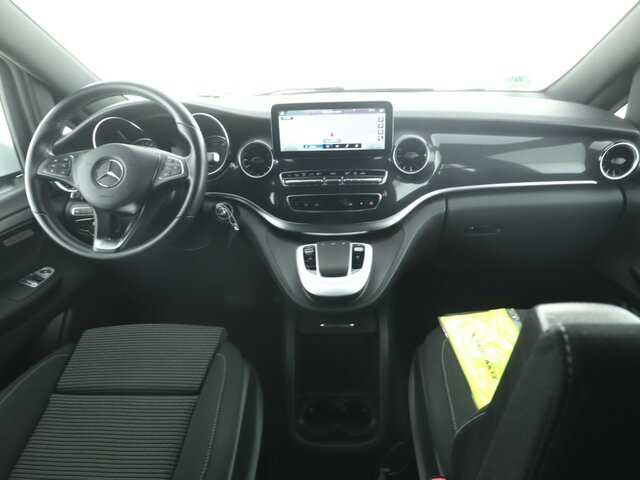 MERCEDES-BENZ EQV 300 lang,6Sitze,Liegepaket,Tisch,Schiebedach... - Furgoneta de pasajeros, Furgoneta eléctrica: foto 2 MERCEDES-BENZ EQV 300 lang,6Sitze,Liegepaket,Tisch,Schiebedach... - Furgoneta de pasajeros, Furgoneta eléctrica: foto 2